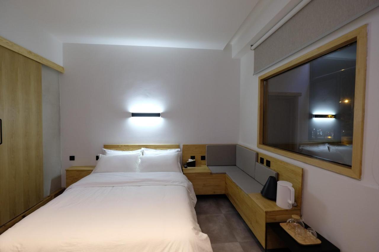 Dali Loft Travelling With Hostel Exterior foto