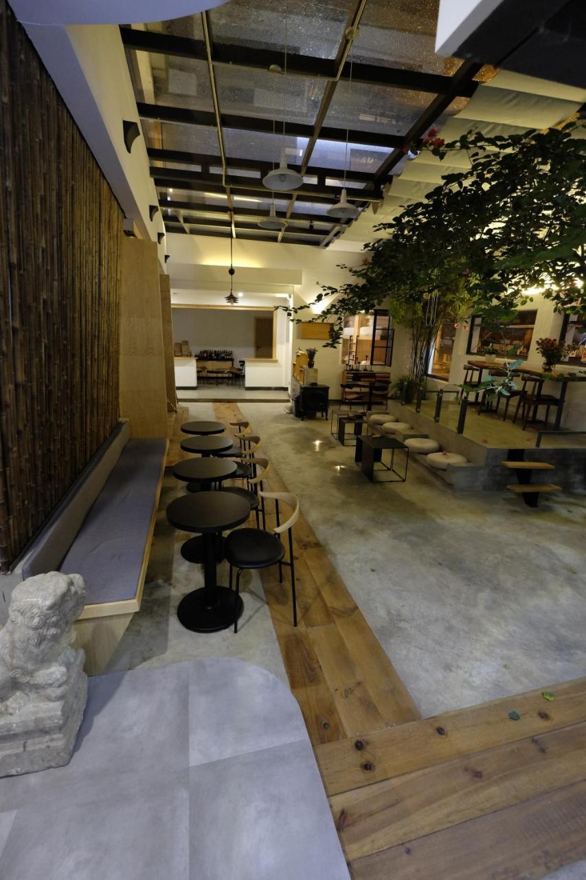 Dali Loft Travelling With Hostel Exterior foto