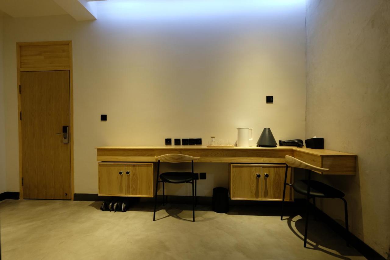 Dali Loft Travelling With Hostel Exterior foto