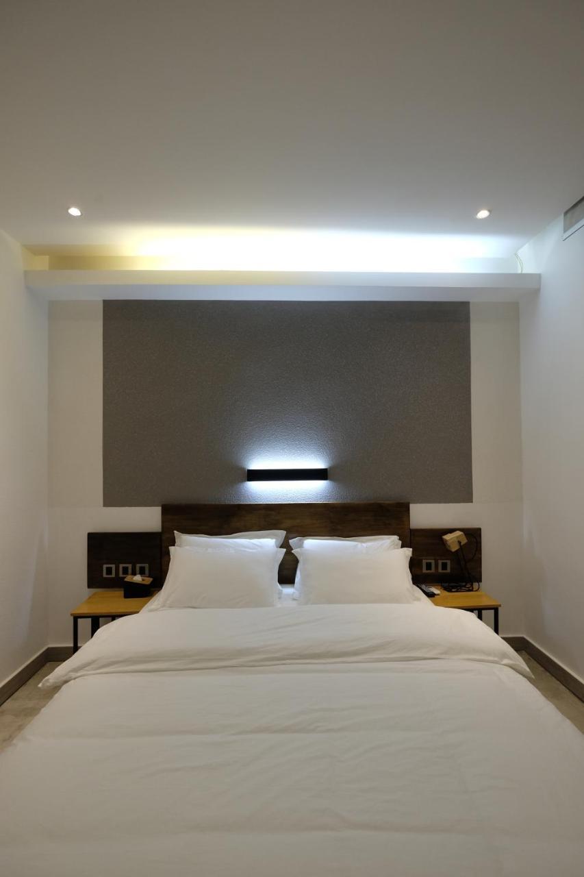 Dali Loft Travelling With Hostel Exterior foto